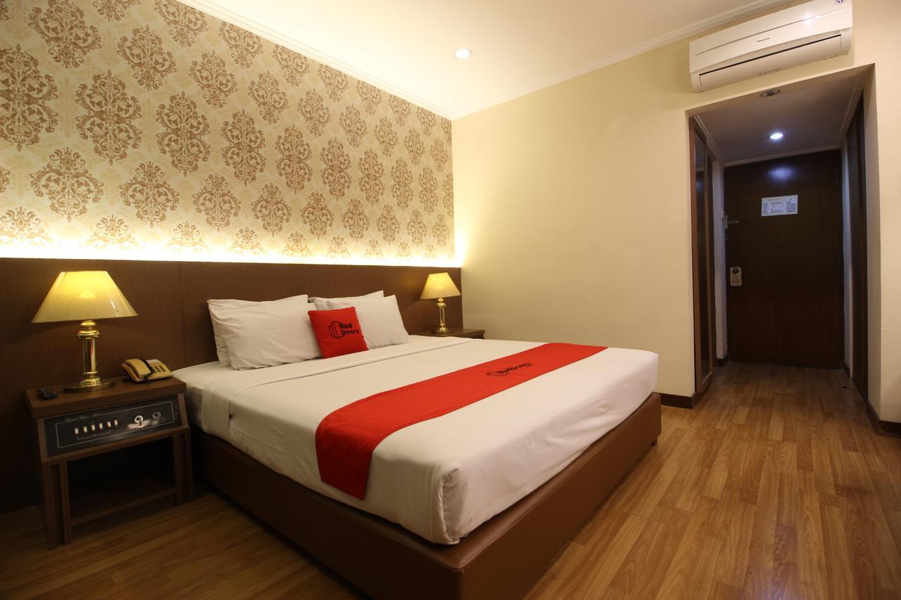 Reddoorz Premium @ Slamet Riyadi 2 Solo Exterior foto