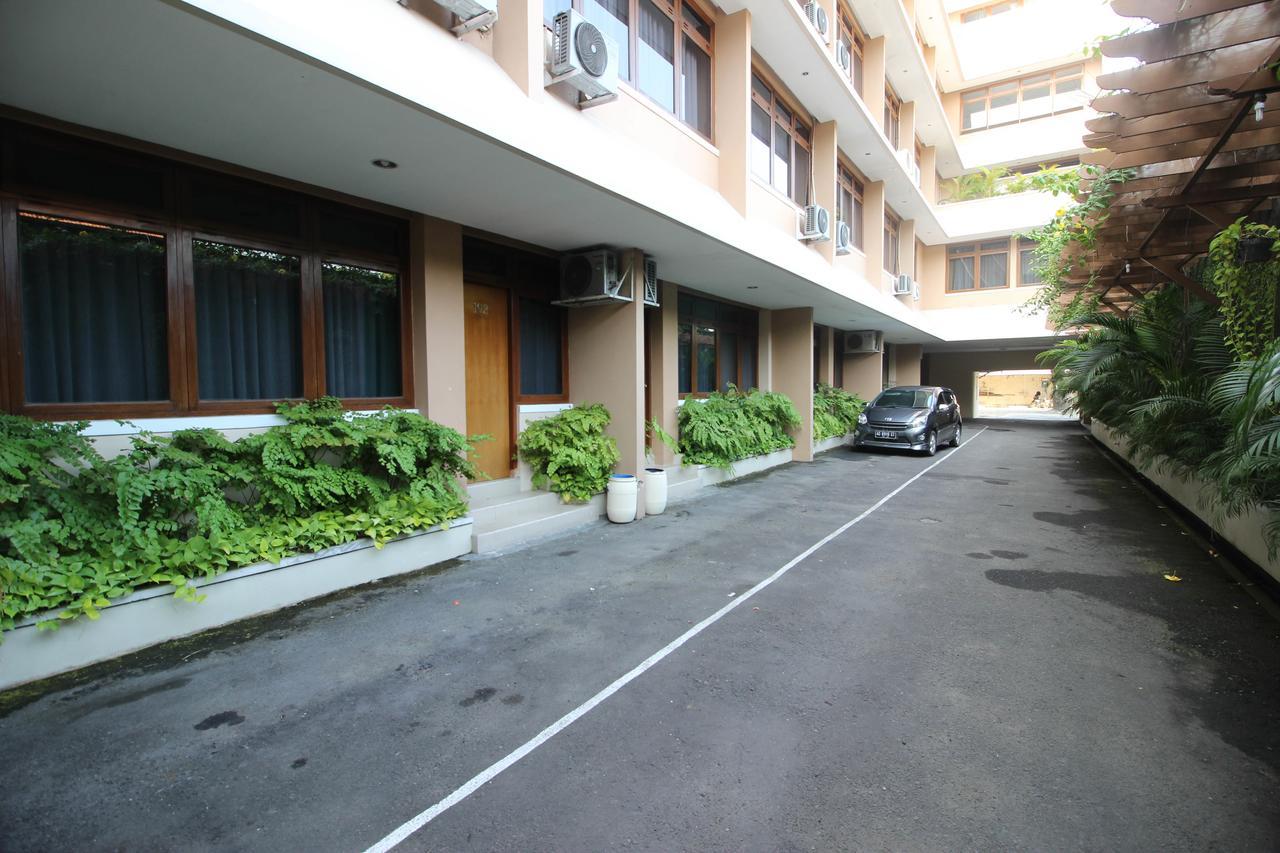 Reddoorz Premium @ Slamet Riyadi 2 Solo Exterior foto