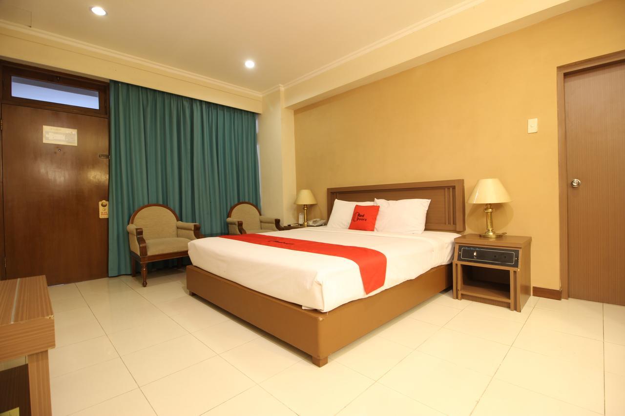 Reddoorz Premium @ Slamet Riyadi 2 Solo Exterior foto
